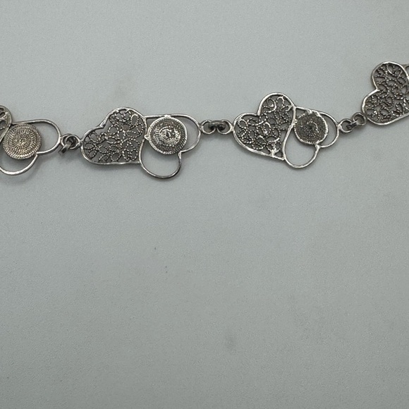 Elegant Sterling Silver Heart Bracelet - Picture 2 of 4